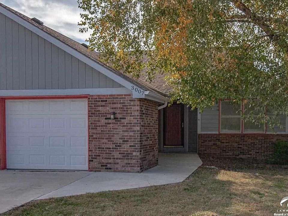 3007  Atchison Lawrence, KS listing photo #1