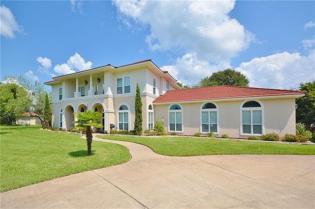 1st image of 808 Grandview Estate Dr