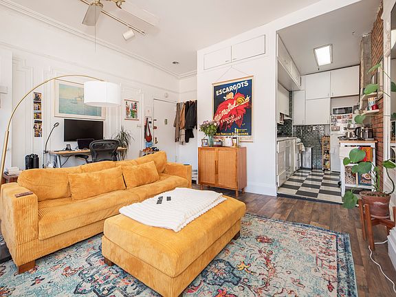 2nd image of 142 Montague St APT 5R