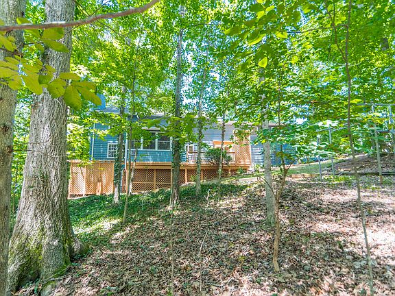 5th image of 1725 Branch Valley Dr