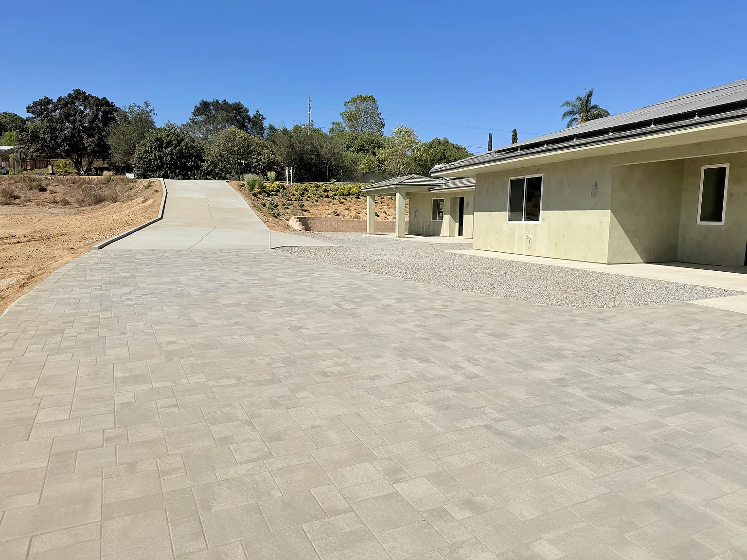 3 bed, 2.5 bath, 2300 sqft, $4,500 — Photo 3