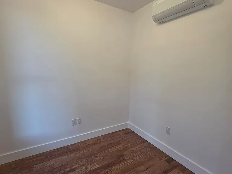 286 Hawthorne Ave #4BR — Photo 4