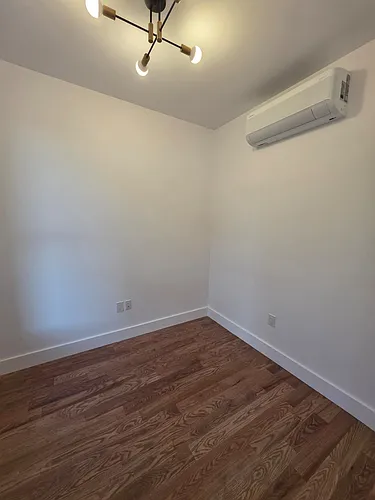 286 Hawthorne Ave Photo 1