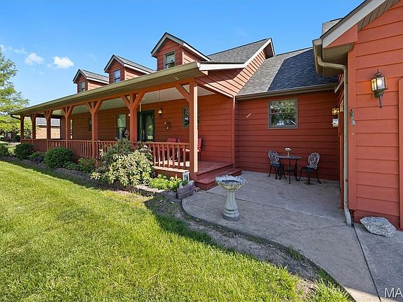 2nd image of 1218 Litteken Ln