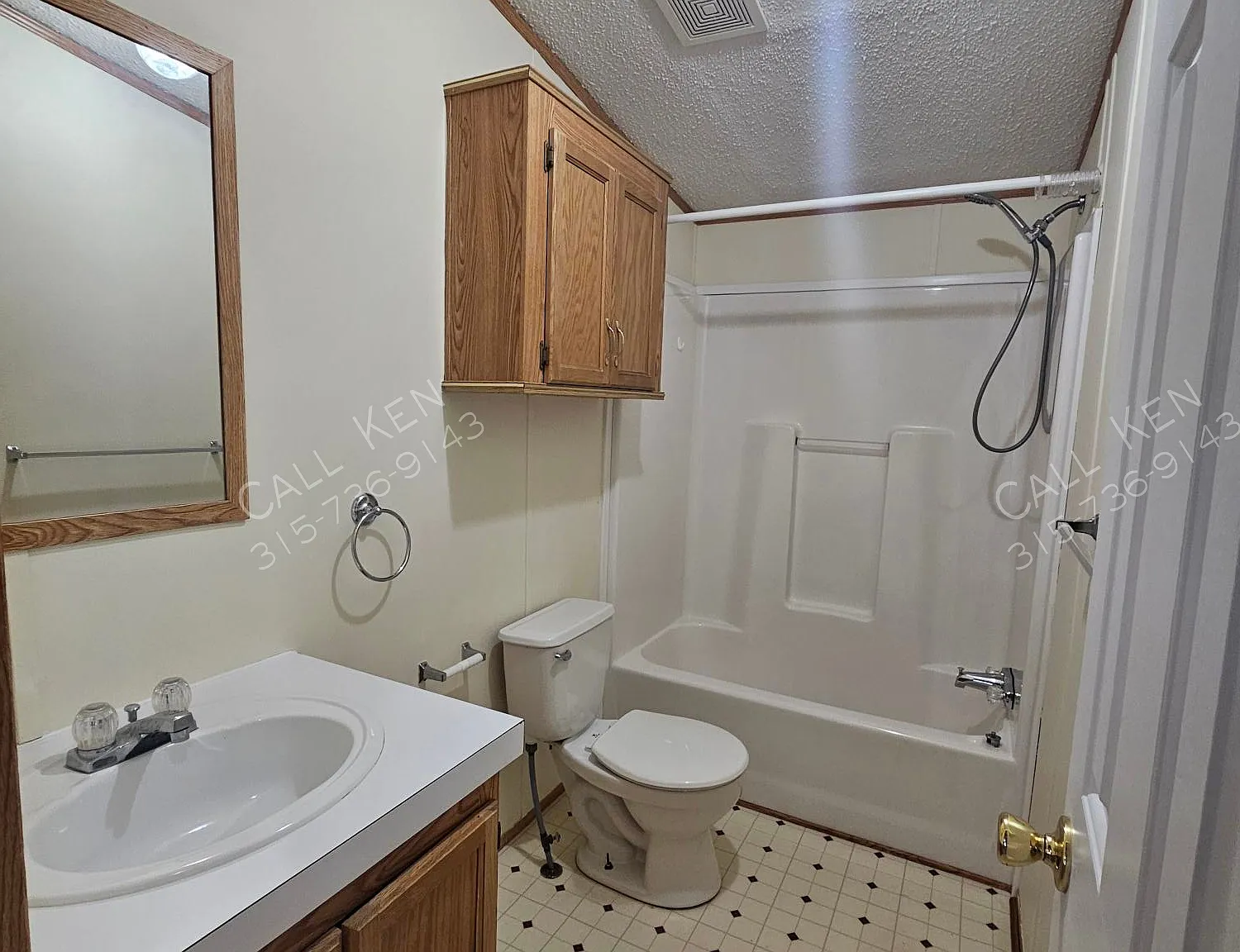3 bed, 1120 sqft, $1,825 — Photo 4