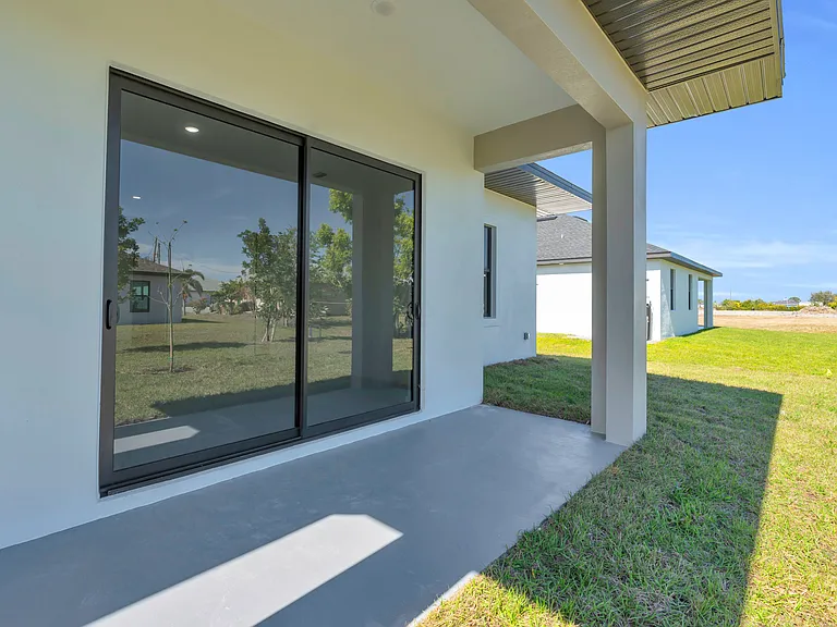 1021 Chiquita Blvd N — Photo 31