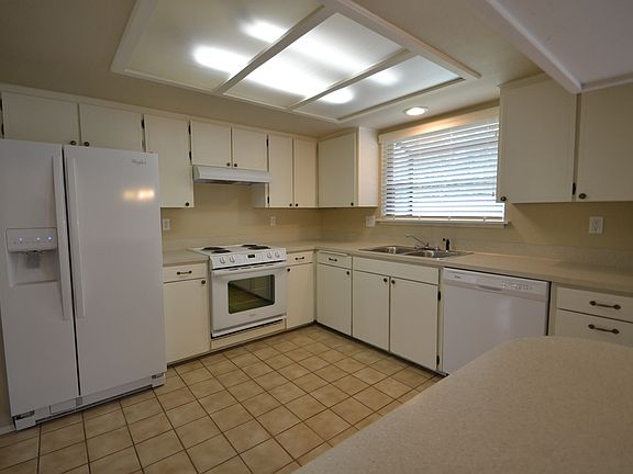 4th image of 12023 147th Street Ct E