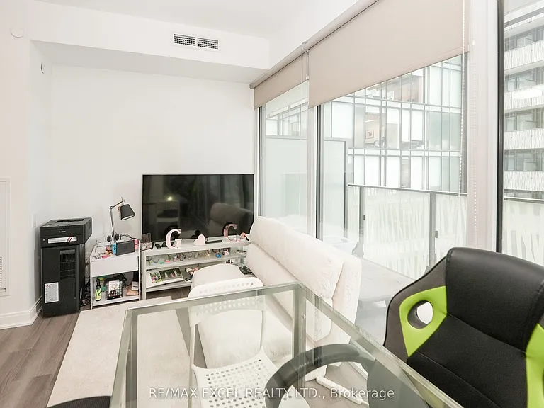 42 Charles St E #510 — Photo 7
