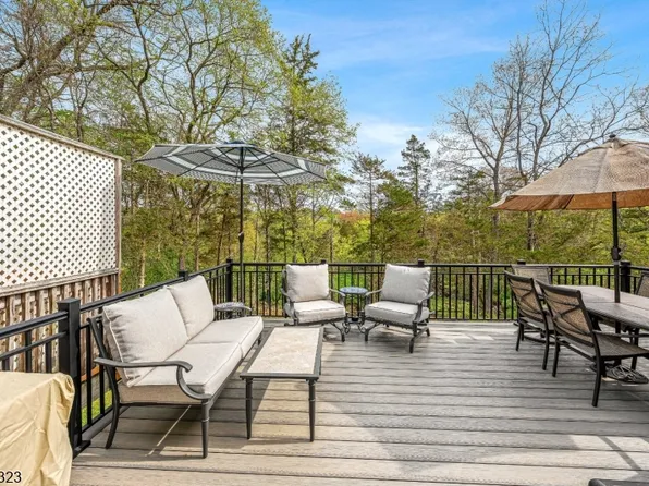 8 Delaware Ln, Branchburg Twp., NJ 08876