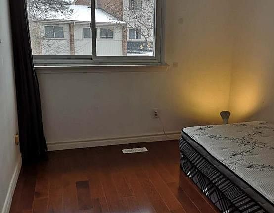 4th image of 2451 Bridletowne Cir #17