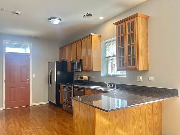 3rd image of 4451 S Indiana Ave APT 2S