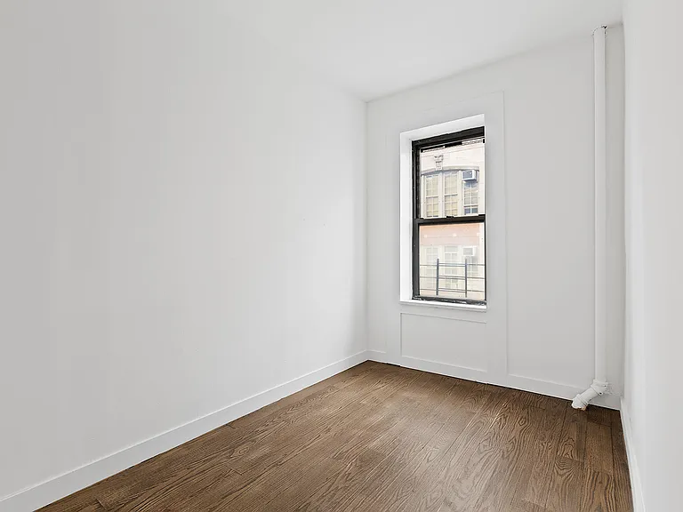 332 E 4th St #54 — Photo 2