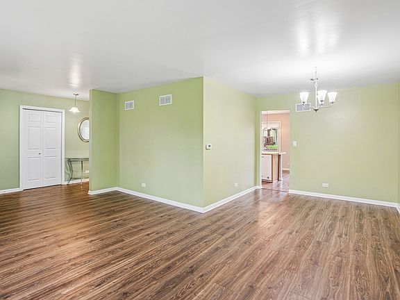 4th image of 495 Kinkaid Ct