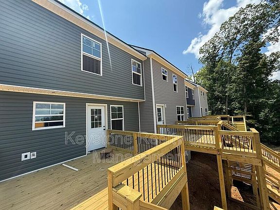 2nd image of 90 Ridge Rd #B