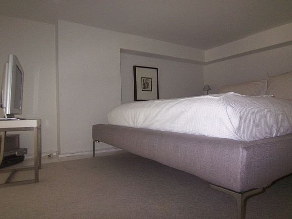 5th image of 31 W 9th St APT 2R