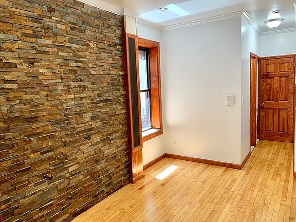 3rd image of 109 Ludlow St APT 23