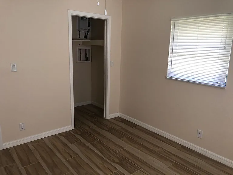 2215 Forest Dr — Photo 21