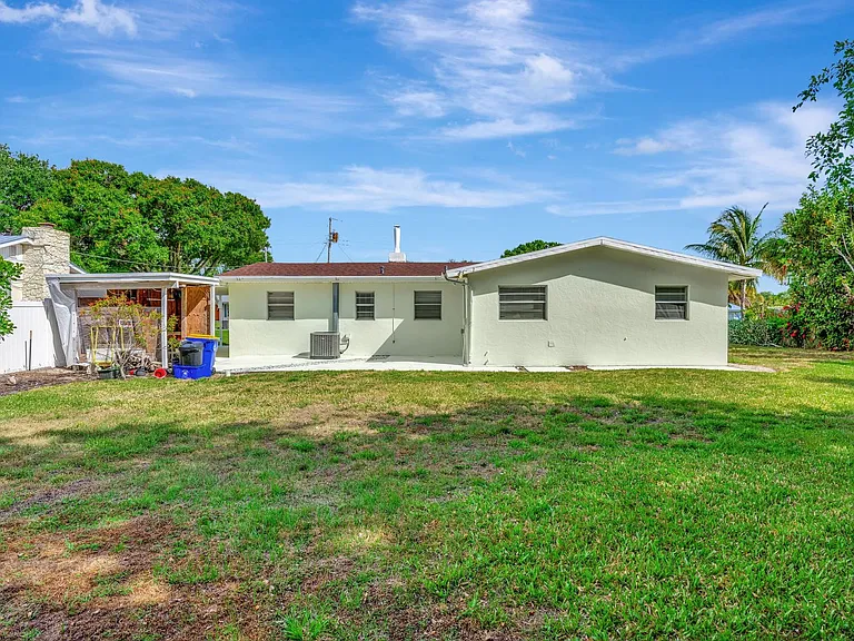 8968 SE Pine Cone Ln — Photo 31