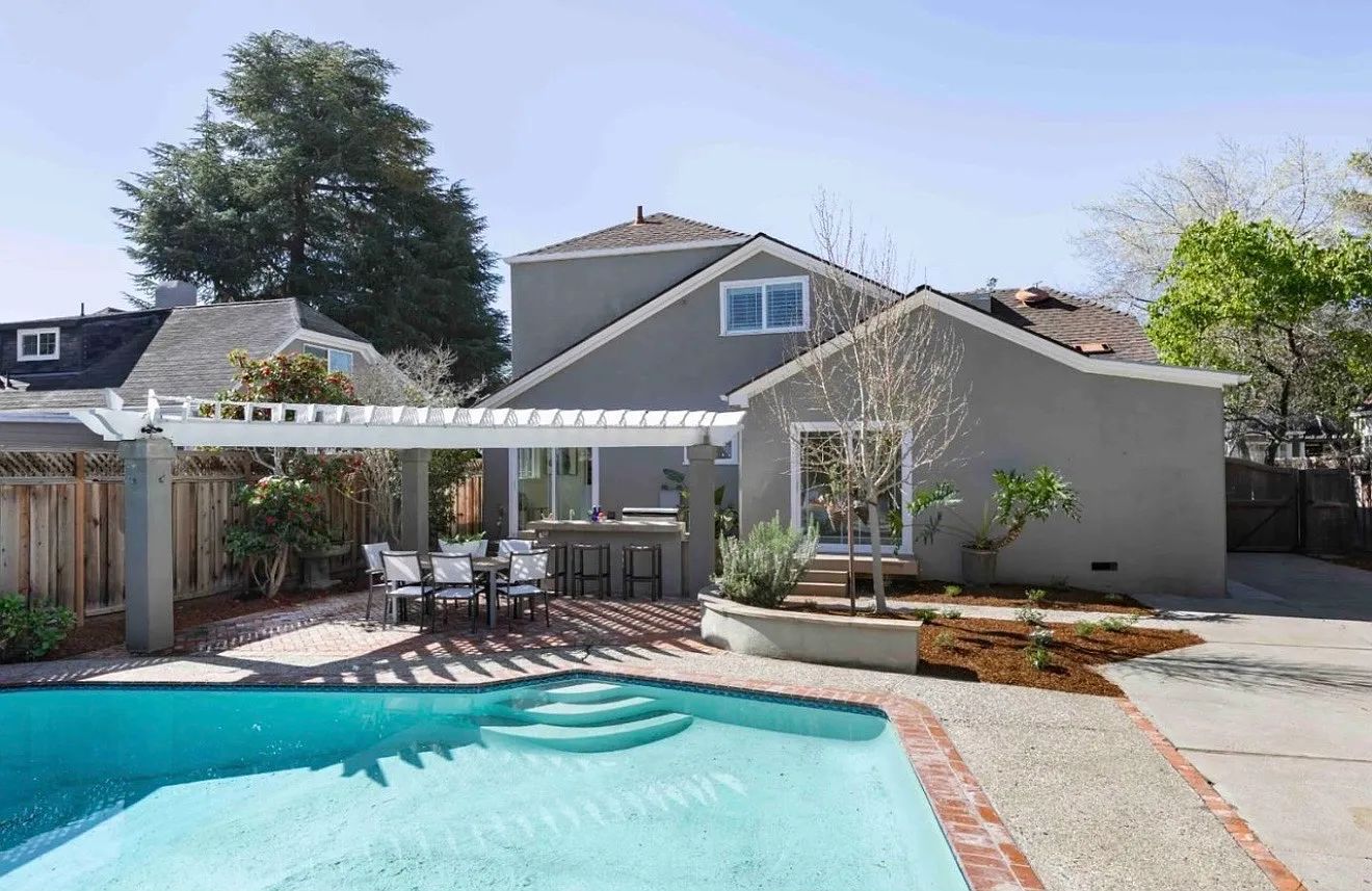 1637 Mariposa Ave — Photo 4