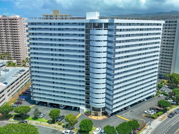 1128 Ala Napunani St APT 703, Honolulu, HI 96818