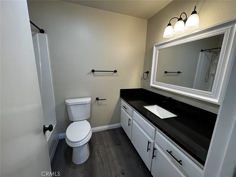 171 N Alameda Ave #B — Photo 9