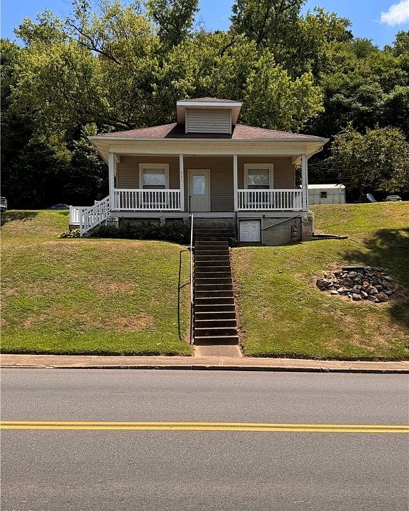1st image of 616 Wayne Ave