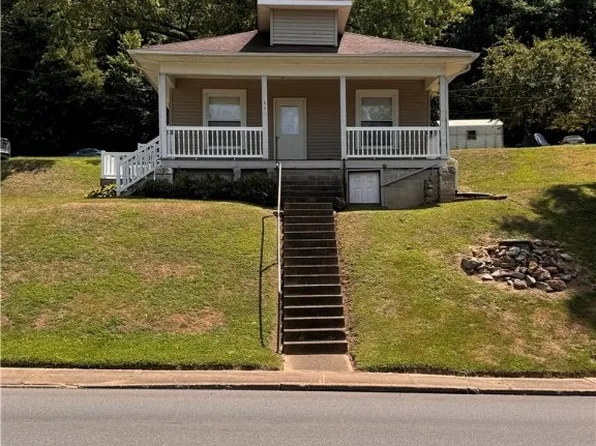 616 Wayne Ave, Zanesville, OH 43701