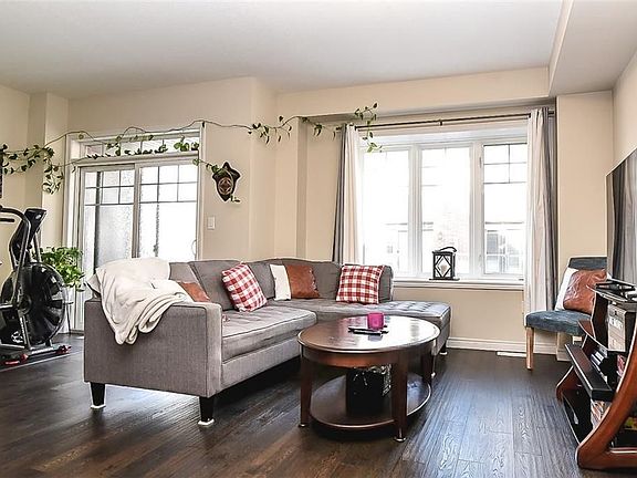 4th image of 6 Andruss Ln