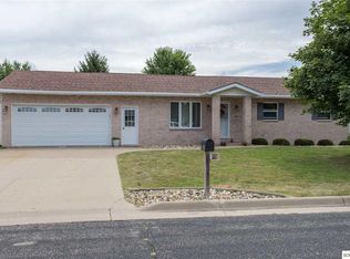 564 Elm Ridge St, Peosta, IA 52068