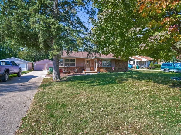 1590-1592 NW 80th St, Clive, IA 50325