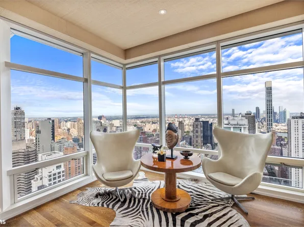 151 East 58th Street image 4 of 19