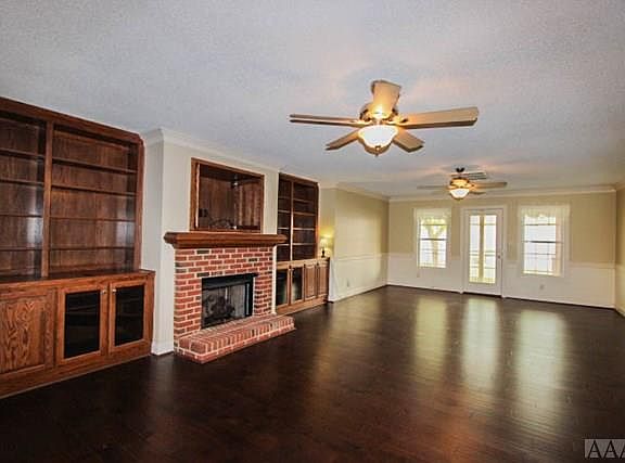 2nd image of 138 Lauren Ln