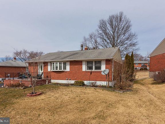 3rd image of 20 Dawes Dr