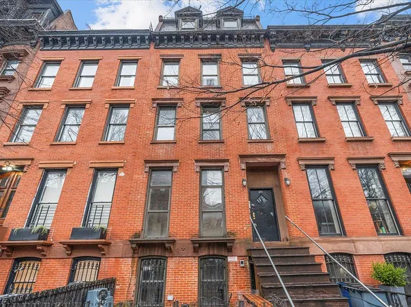 135 Saint James Pl, Brooklyn, NY 11238