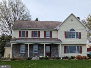 1188 N Colebrook Rd, Manheim, PA 17545