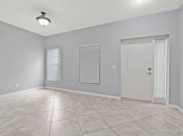 2087 SE Wild Meadow Circle, Port St Lucie, FL 34952