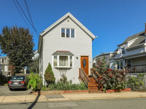 11 Groveland St, Lynn, MA 01902