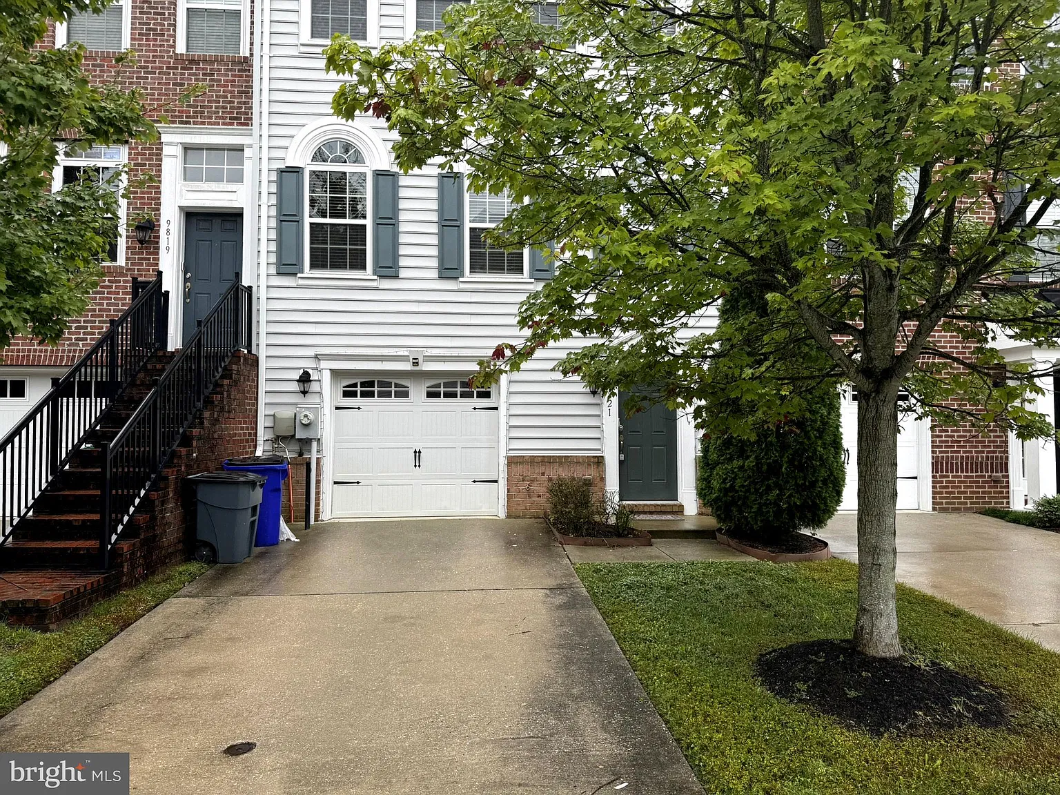 3 bed, 3.5 bath, 2198 sqft, $3,500 — Photo 2