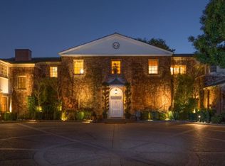 1050 Summit Dr, Beverly Hills, CA 90210
