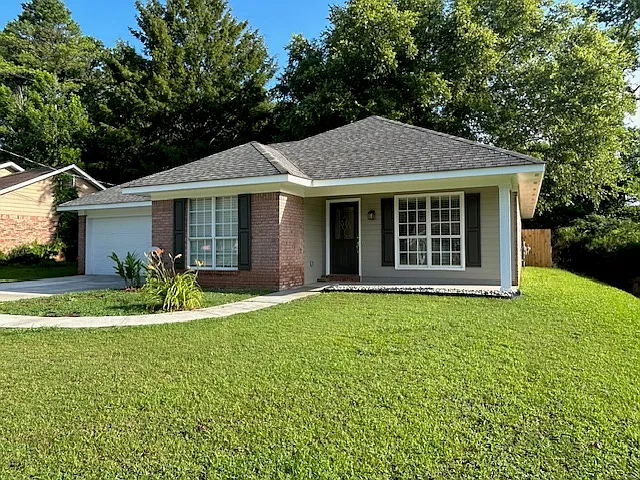 278 Thornton Dr — Photo 2