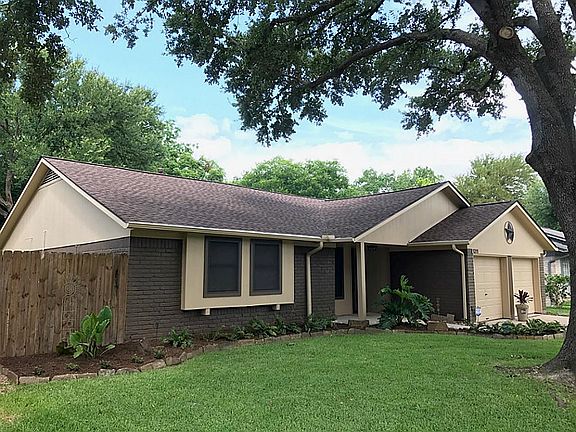 3rd image of 1311 Bramblebury Dr