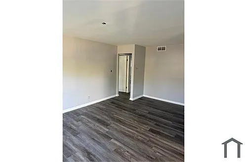 2499 Greenvale Rd Photo 1