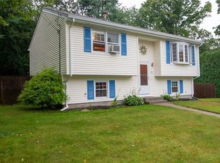 7 Black Walnut Dr, Coventry, RI 02816