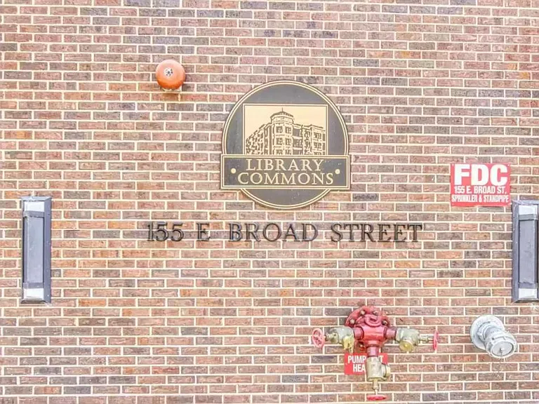 155 E Broad St #307 — Photo 9