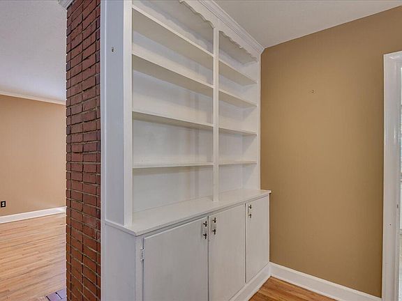 5th image of 341 SE Orangeburg Street