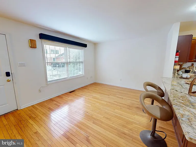 763 Oakwood Ave — Photo 16