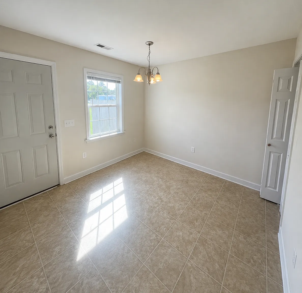 2 bed, 1.5 bath, 960 sqft, $1,000 — Photo 4