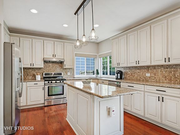 2nd image of 847 Chesapeake Blvd