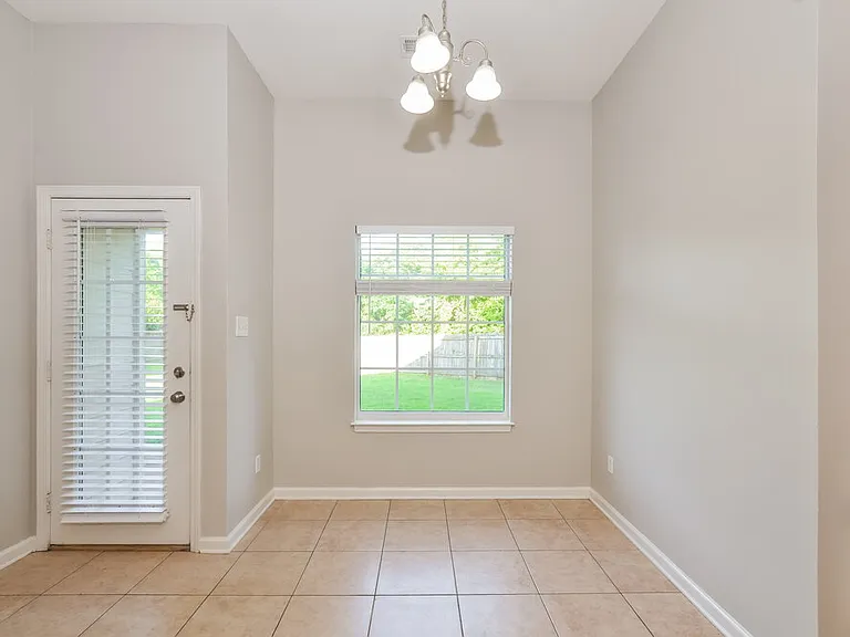 8280 Dexter Ridge Cv E — Photo 8