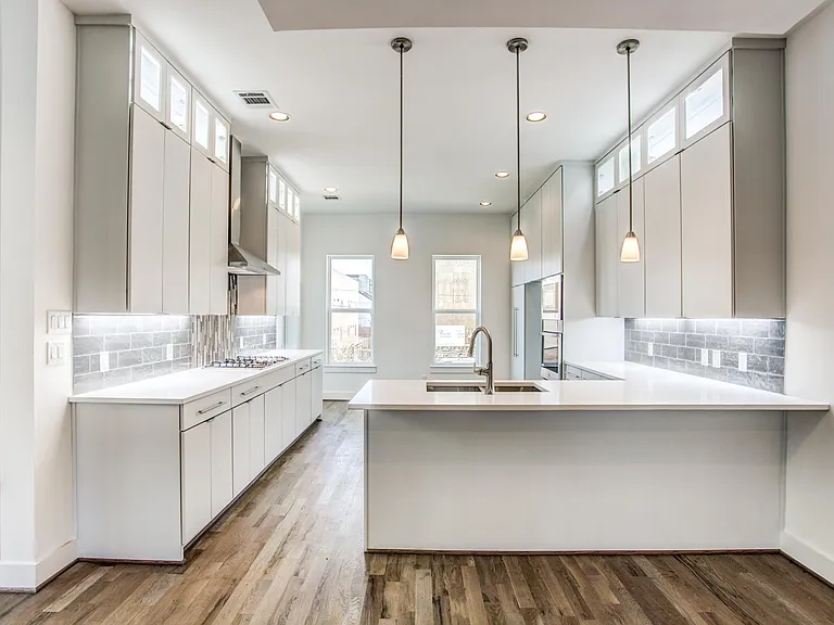 4632 Virginia Ave — Photo 2